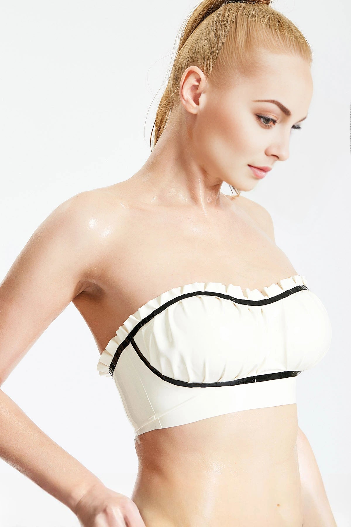 Latex Bra in Pure White with Black Trim – High-Gloss Women's Latex Bra