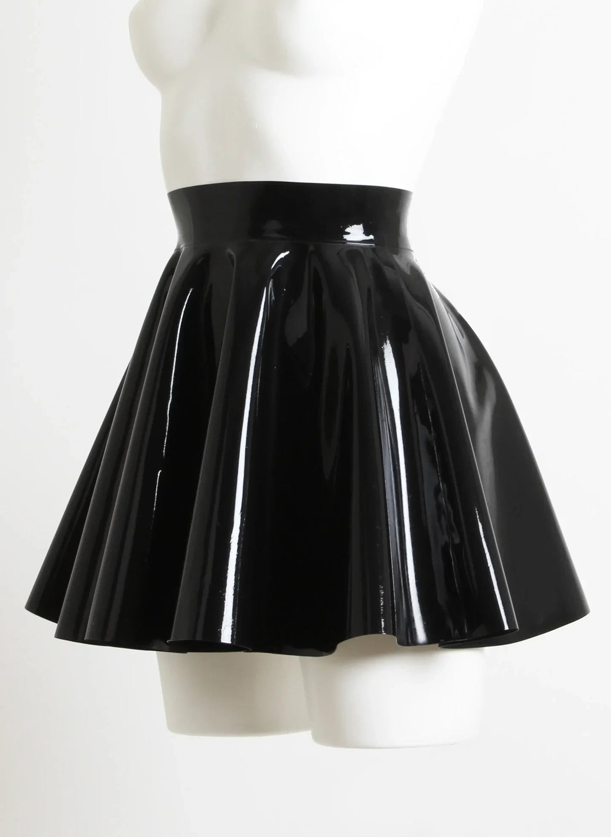 Latex Skirt with Customizable Zipper Detail – Black
